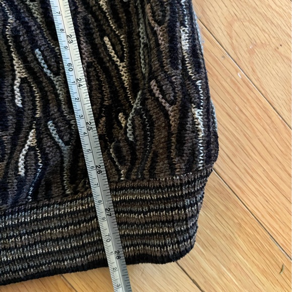 90’s style v-neck sweater, Domenic Sacco - Picture 4 of 4